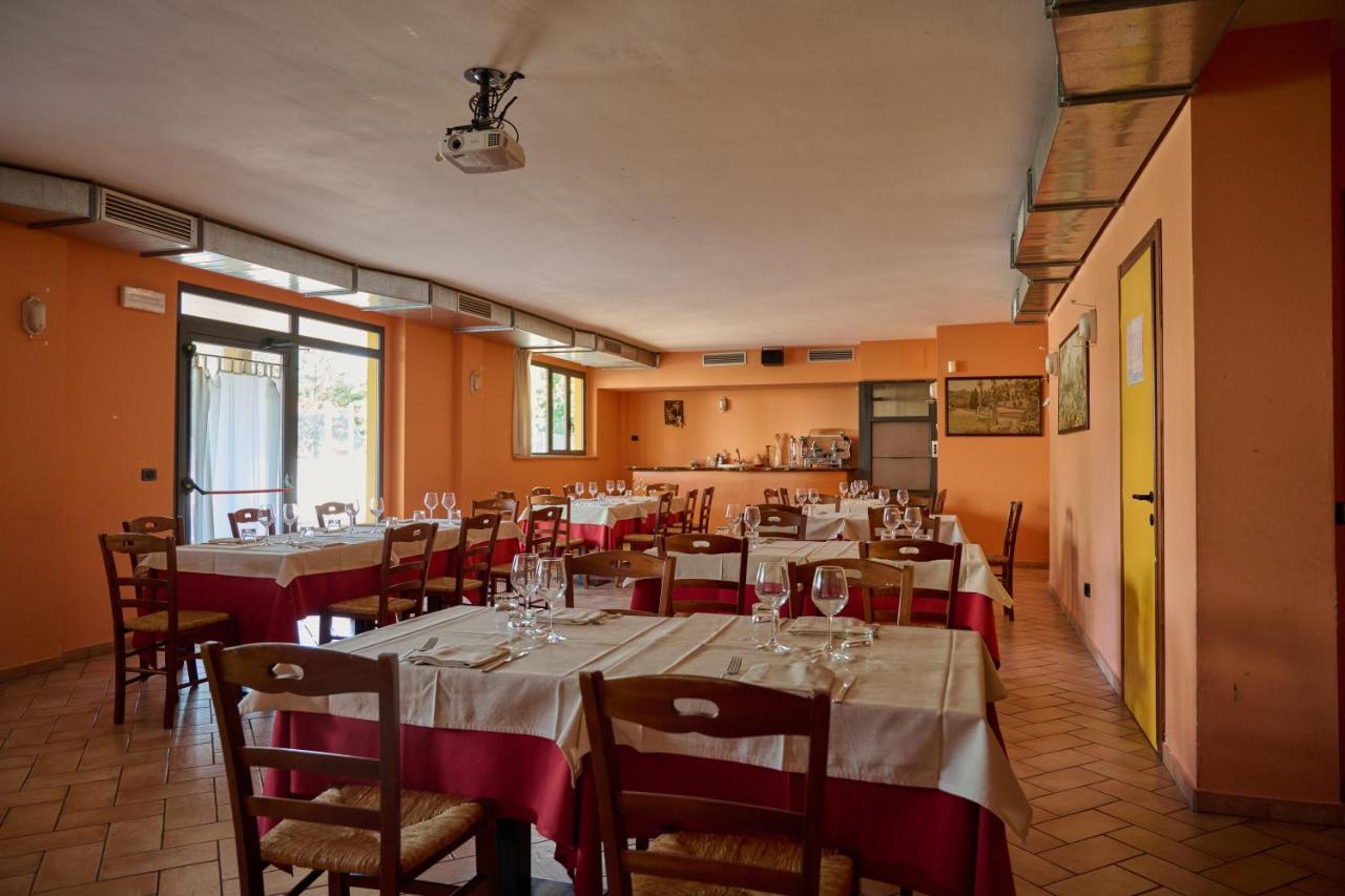 Albergo Shine Acqualagna Buitenkant foto