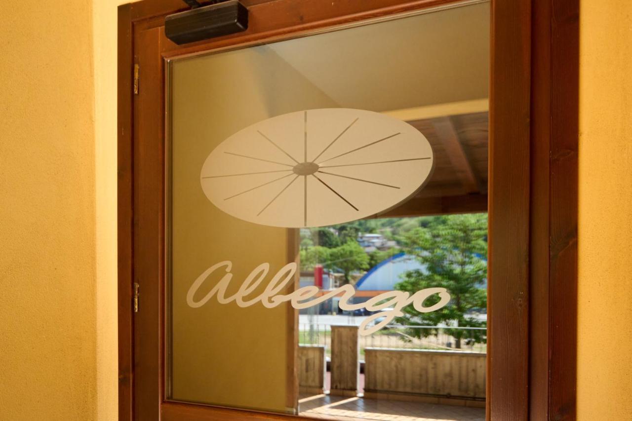 Albergo Shine Acqualagna Buitenkant foto