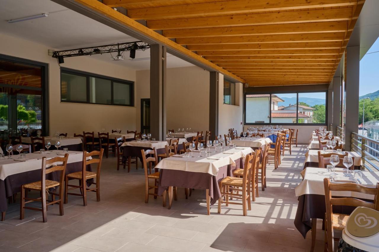 Albergo Shine Acqualagna Buitenkant foto