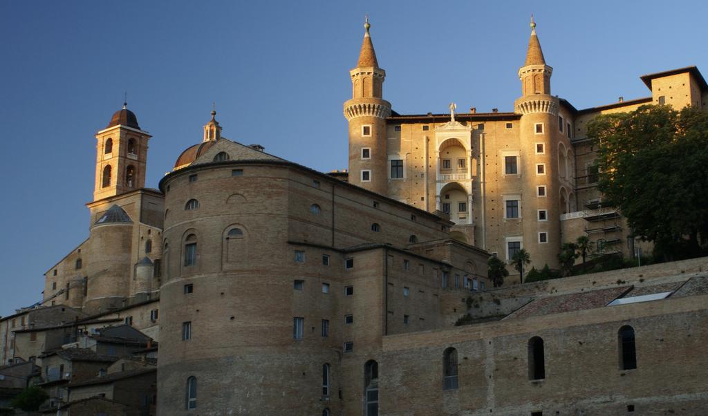 Albergo Shine Acqualagna Buitenkant foto